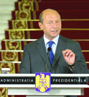 Băsescu: "Retroactivitatea Ordonanţei 50 este o falsă problemă" Băsescu: "Retroactivitatea Ordonanţei 50 este o falsă problemă"